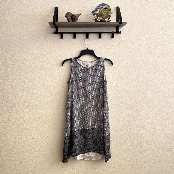 Studio M Dresses & Skirts - Studio M sz:xs Black & White Contrast Shift Dress